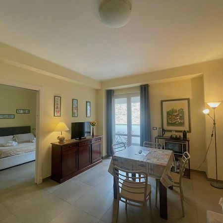 Attico Palazzo San Matteo Apartment ปาแลร์โม ภายนอก รูปภาพ